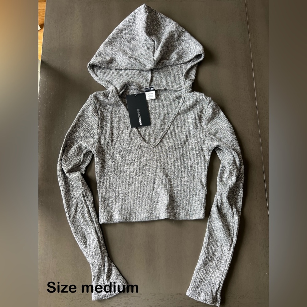 Long sleeve hooded crop top